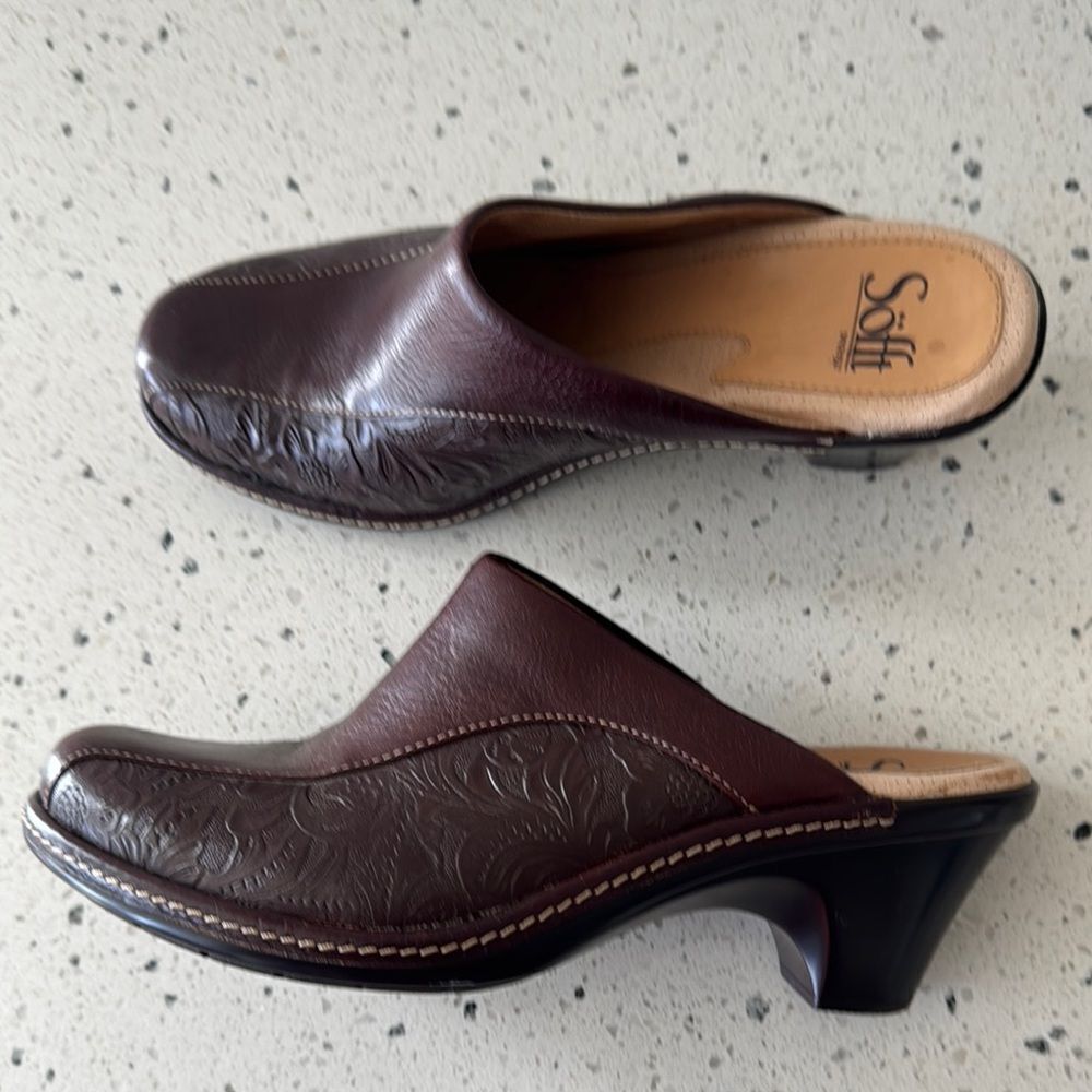 Sofft Women's Size 8.5 Brown Leather Clogs Mules Floral Tooled Slip On Shoes EUC
